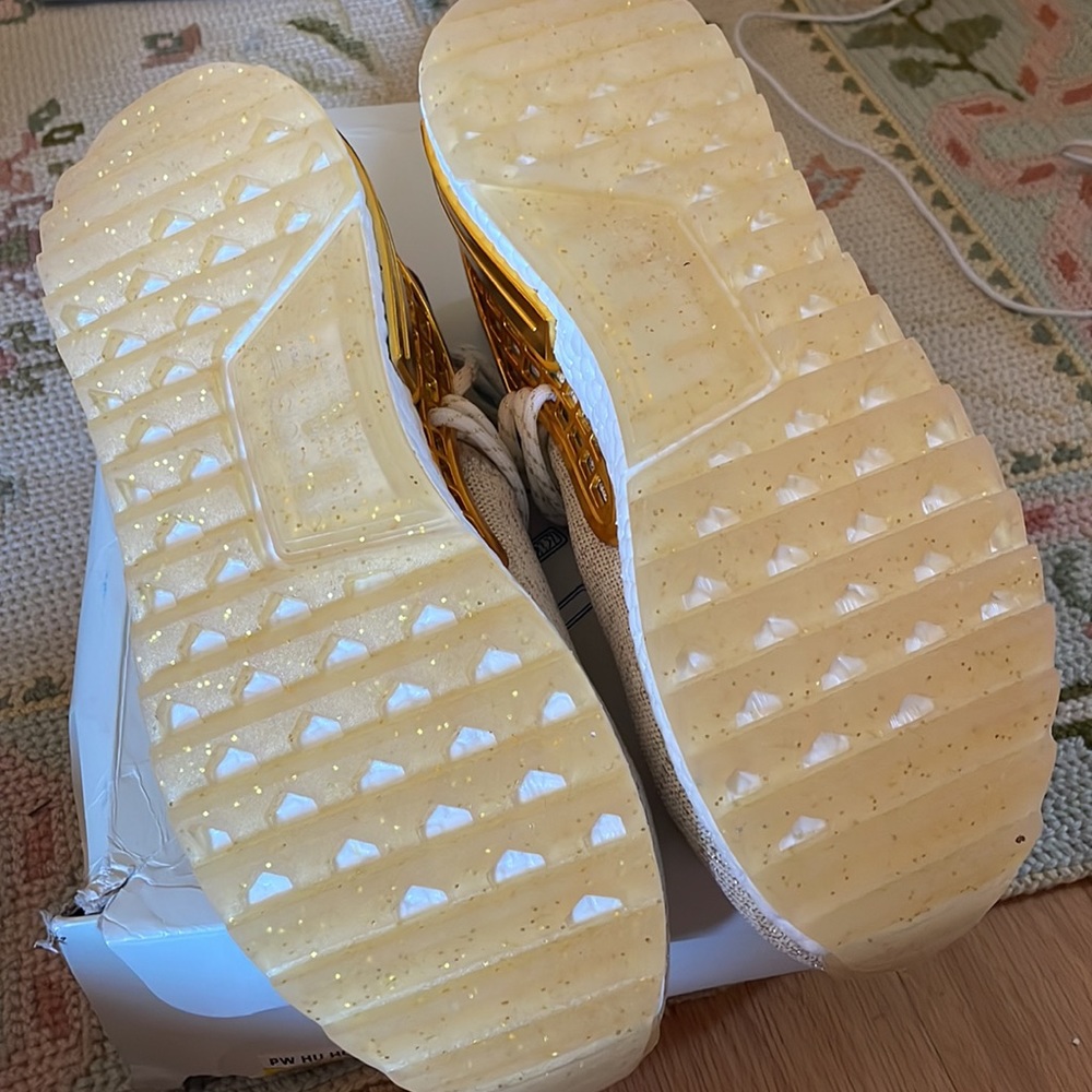 PW HU Holi NMD MC - Picture 3 of 5